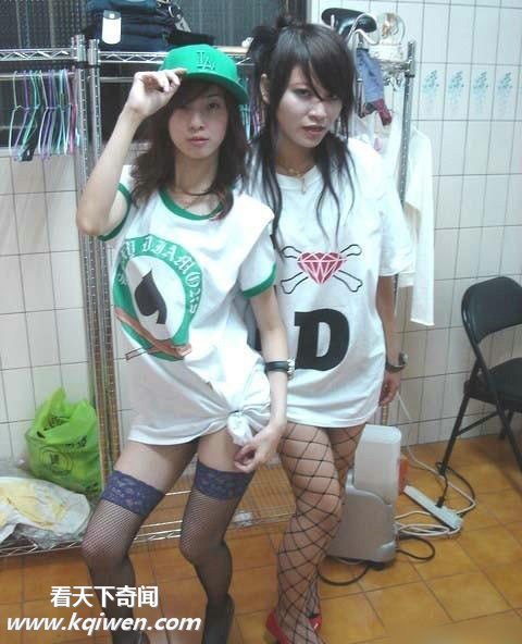 搜集女生宿舍里的疯狂行为(组图)